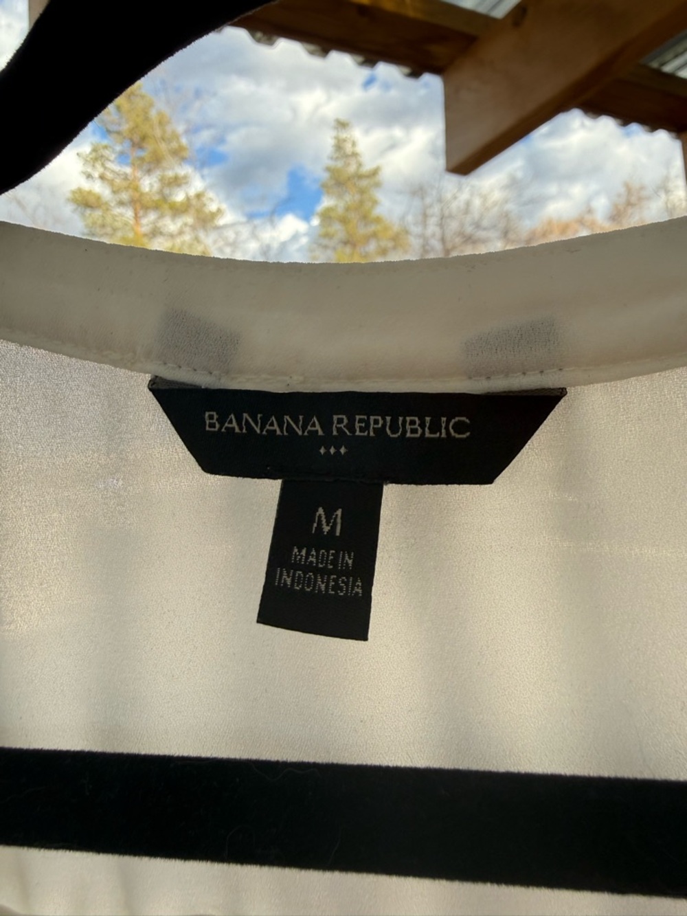 Banana Republic Ivory Split-Neck Cap Sleeve Blouse - Picture 4 of 10